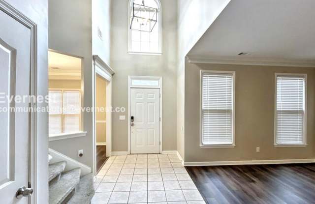 3106 Sherwood Oaks Lane