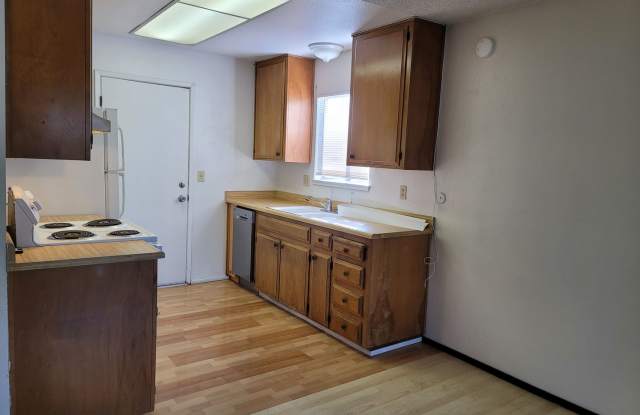 Move in Special see AD