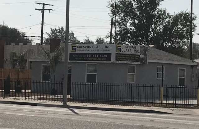 664 W Ave J
