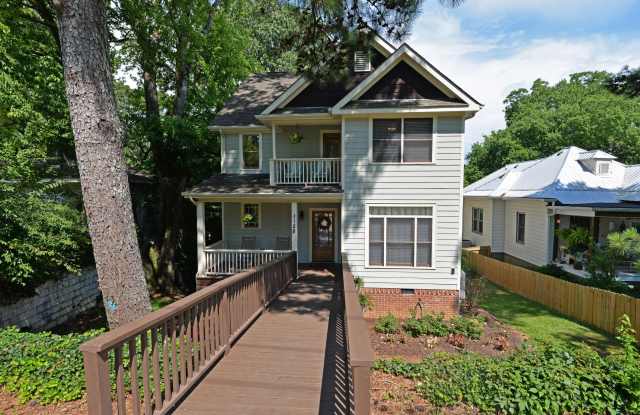1128 W Mississippi Ave