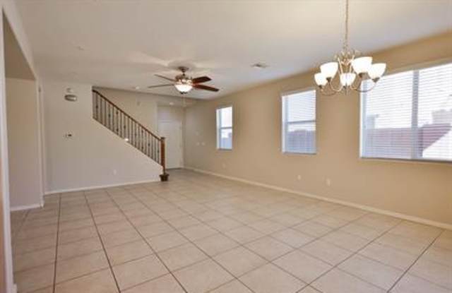 735 West Calle Ocarina