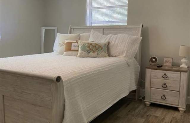 4713 Tournament Blvd