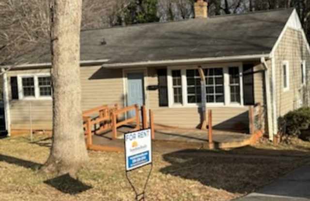 Photo of 3 bed, one bath house in Mebane