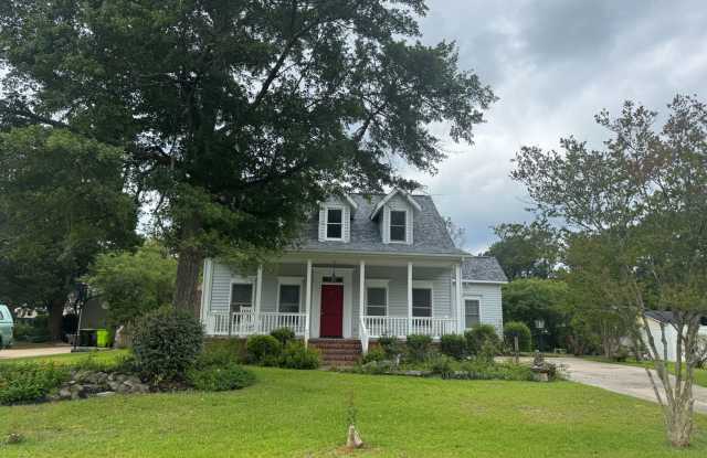 Price recently reduced! Beautiful home near downtown New Bern