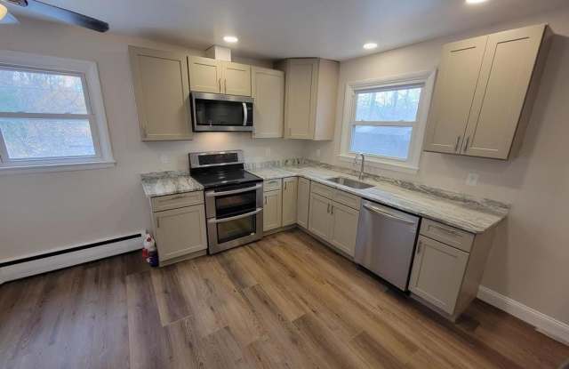 2207 E HUNTINGTON DRIVE