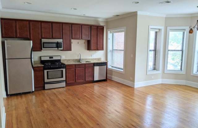 900 Reba Place