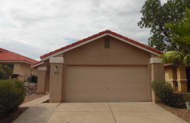 4690 W Gatehinge Court - 4690 West Gatehinge Court, Casas Adobes, AZ 85741