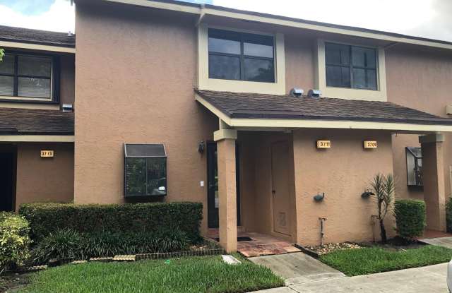 Photo of 3711 Carambola Circle N