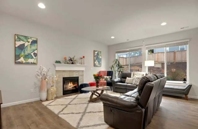 Beautiful 4-Bedroom Lake Stevens Home on a Corner Lot