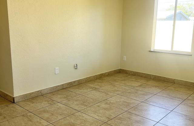 1259 N Redland Rd - 103