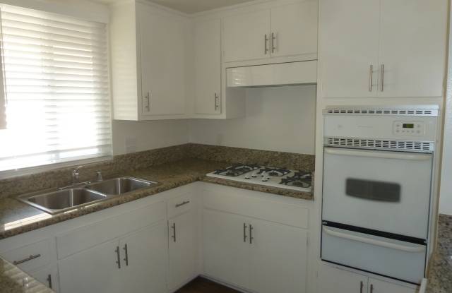 1990 Evergreen Street