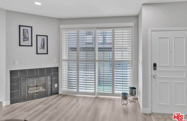 433 E Tamarack Ave unit: 159