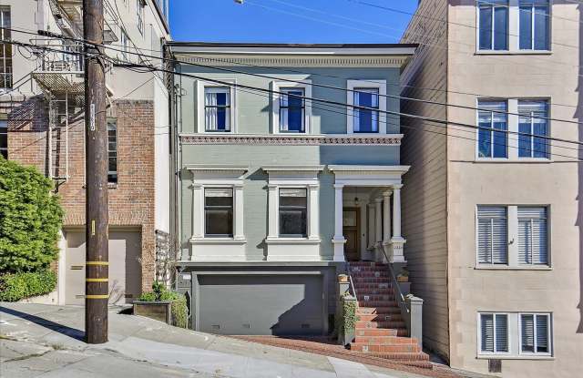 Stunning Three Bedroom Home in Pacific Heights - Please Contact for Showing Availability!