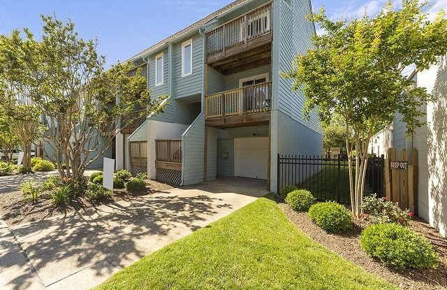 Photo of 325 25th Street