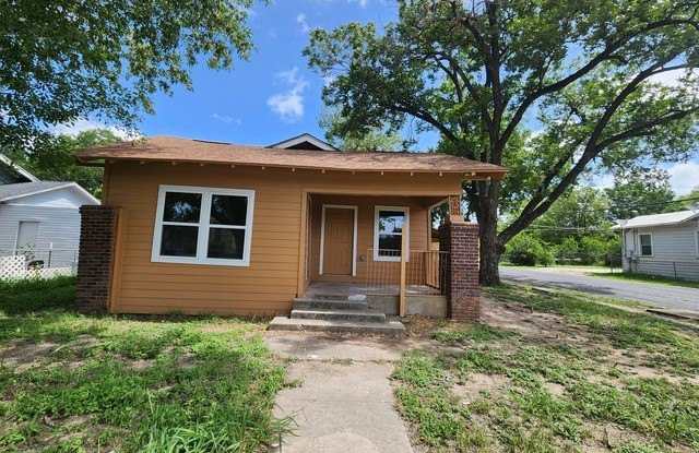 Photo of 229 Avondale