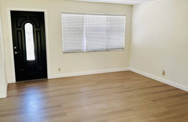 1921 Southwest 48th Avenue