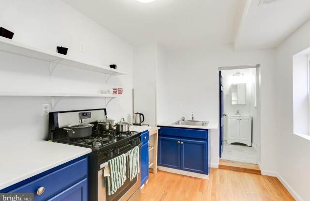 202 S REGESTER Street