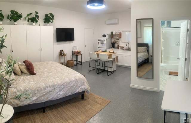 Photo of 123 W Green