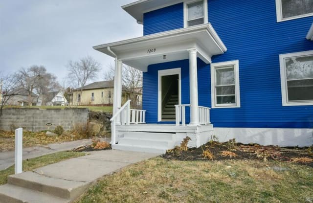 1209 N 34th St - 1209 North 34th Street, Omaha, NE 68131