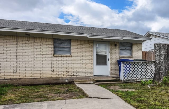 205 W Avenue A - 205 West Avenue A, Copperas Cove, TX 76522