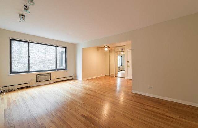 455 W Saint James Place