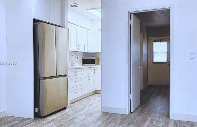 Photo of 2901 Polk St