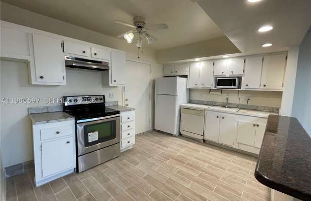 2061 NW 47th Ter