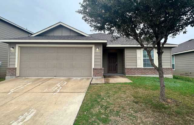 Nice 3/2 Home Available for Immediate Move In! - 351 Rustic Willow, Selma, TX 78154