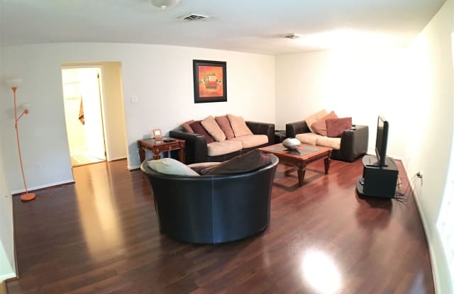 600 W Fern Ave Apt 19 - 600 Fern Avenue, McAllen, TX 78501