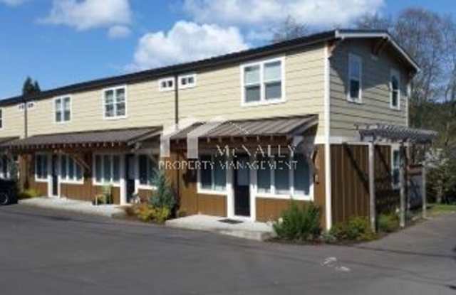 2 Bedroom 1 Bathroom Townhome in Downtown Gig Harbor
