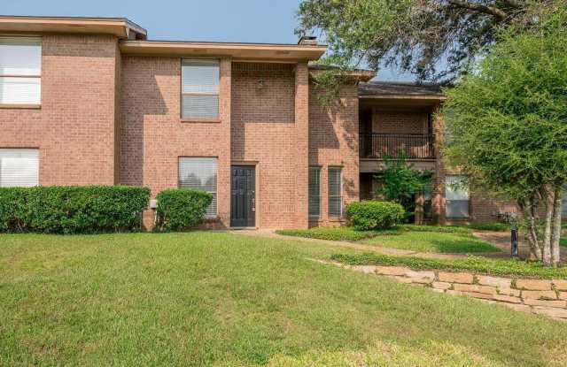 5809 Hollytree Drive