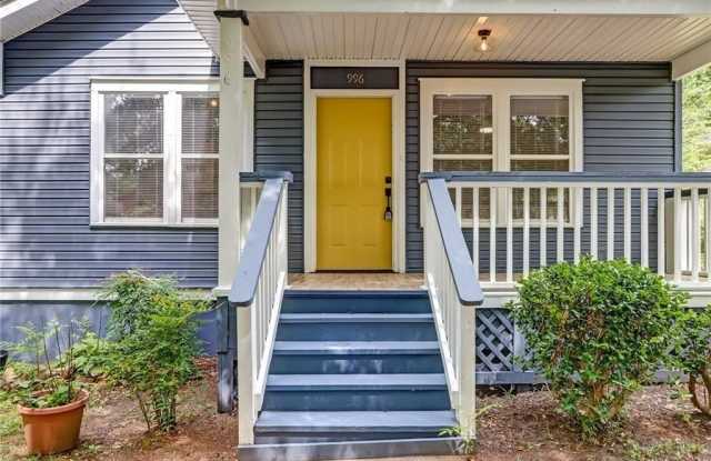 Photo of 996 Washington Street SW