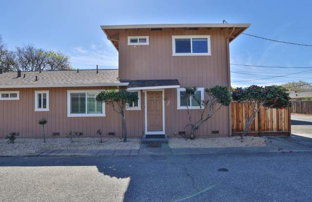 1329 Essex Way San Jose CA 95117