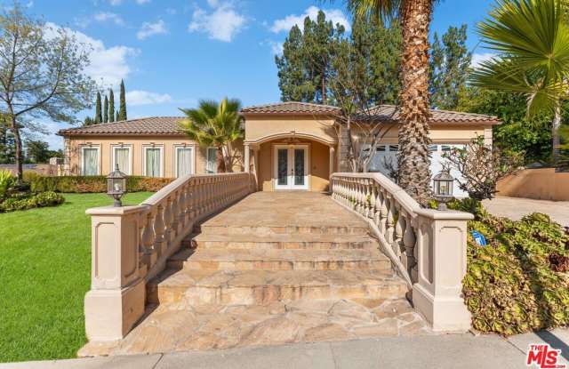 18125 Lake Encino Dr