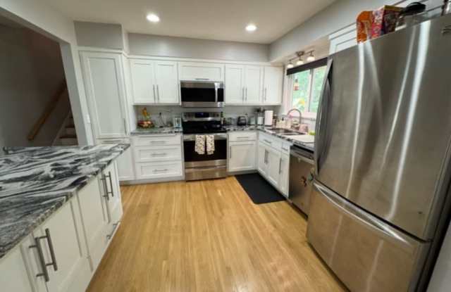 8370 Hillside Trail South