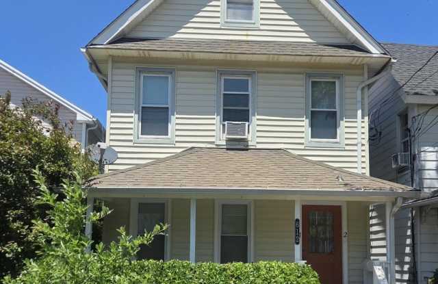 612 Lareine Avenue