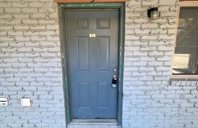 969 W Holly St Fayetteville, AR 72703