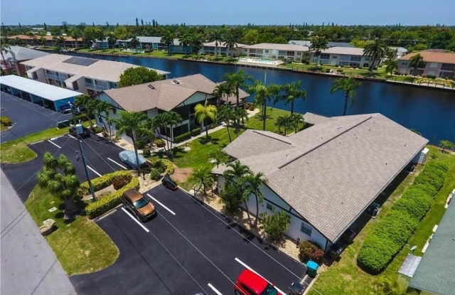 4528 SE 5th Place unit: 8