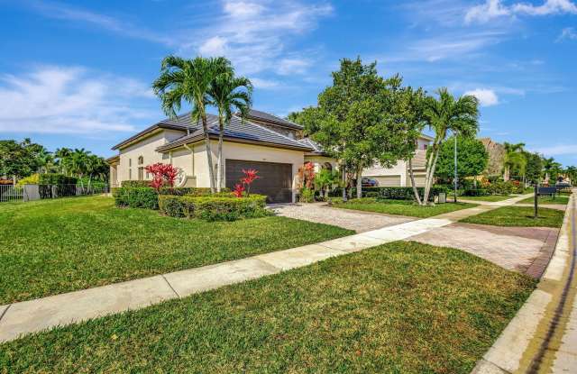 3553 Collonade Drive