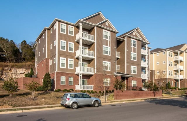 8121 LENOX CREEKSIDE DR APT O-5 - 8121 Lenox Creekside Dr, Nashville, TN 37013