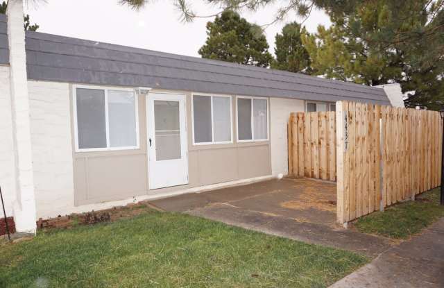 Spacious 2 Bedroom Condo-SPECIAL PRICING.