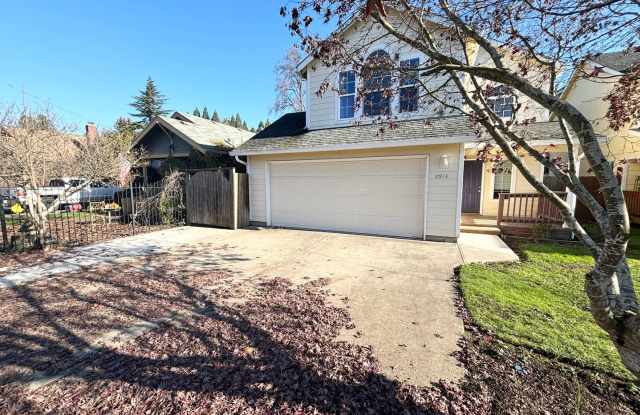 Beautiful 3 Bedroom Beaverton Home with New Carpet and Large Fenced in Backyard!
