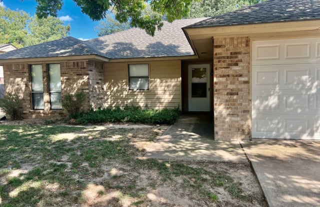 509 Midland Drive - 509 Midland Drive, Norman, OK 73072