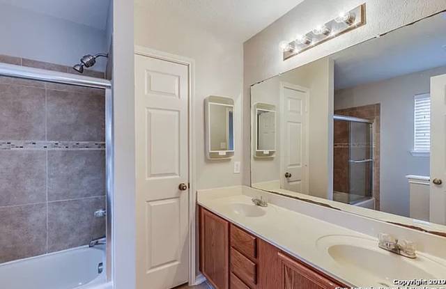 Room in 4 Bedroom Home at Royal Stable