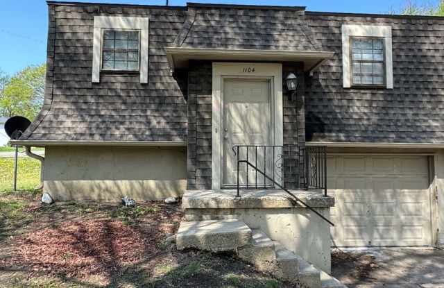 2 Bed Duplex with Bonus Room & Garage