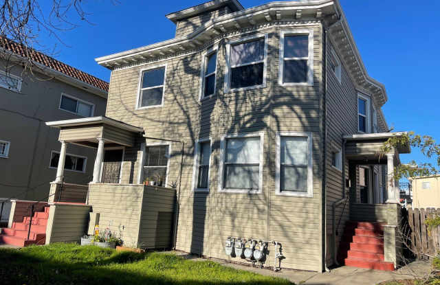 442 E. 15th St