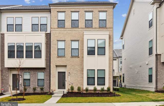 3336 CORMORANT DR