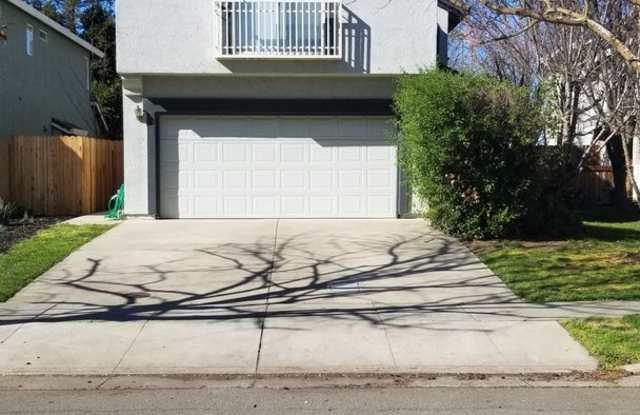 Beautiful 4 bedroom/2.5 bath South Davis Home!
