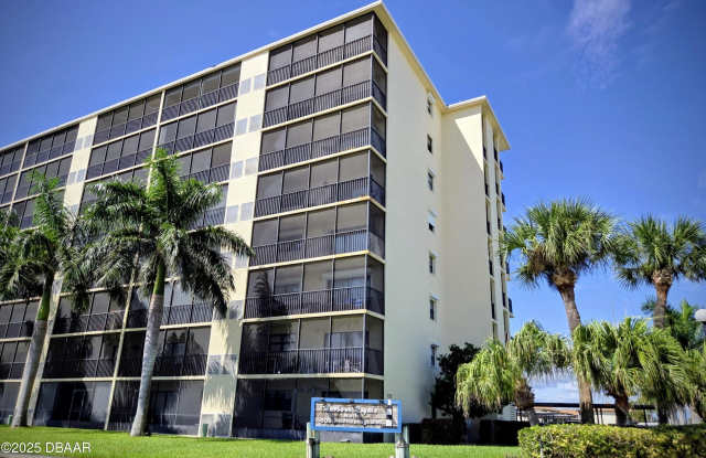 500 Palm Springs Boulevard unit: 407