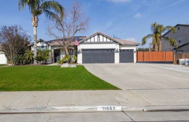 Photo of Spacious North Bakersfield Home with pool!